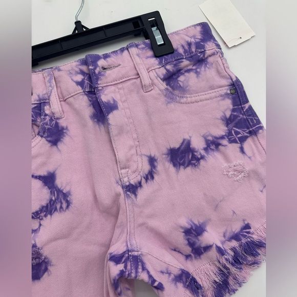 Treasure & Bond
Kids' High Waist
Denim Shorts - Picture 2 of 5